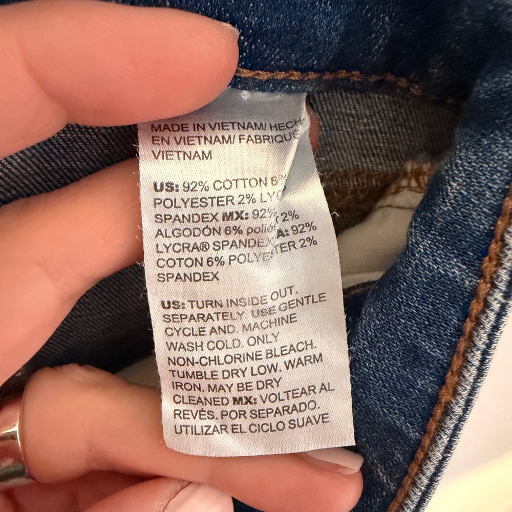 Chicos So Slimming Girlfriend Flare Jeans (0.5P/6P) Clean Denim Staple Piece - Picture 9 of 15